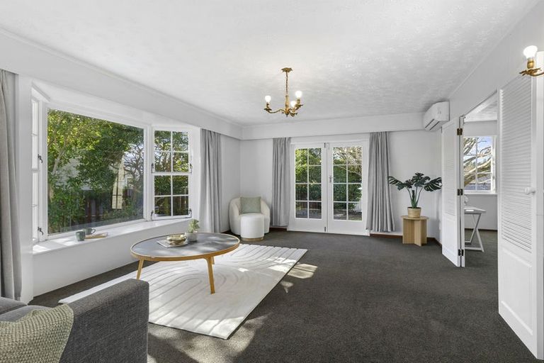 Photo of property in 27 Sunbrae Drive, Silverstream, Upper Hutt, 5019