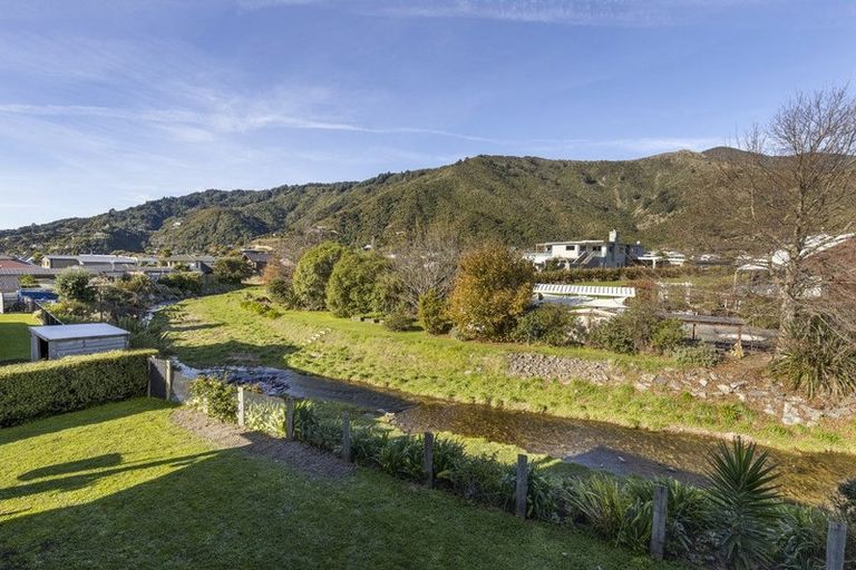 Photo of property in 15 Beach Road, Waikawa, Picton, 7220