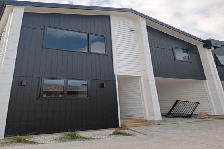 Photo of property in 216b Lake Road, Northcote, Auckland, 0627