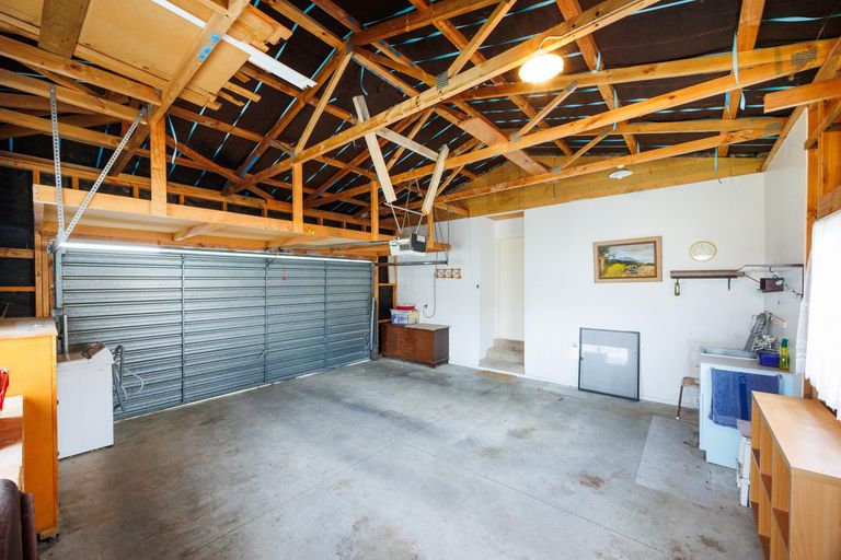 Photo of property in 26 Peppertree Glade, Kelvin Grove, Palmerston North, 4414
