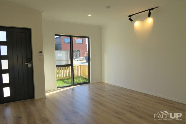 Photo of property in 16 Hea Road, Hobsonville, Auckland, 0616