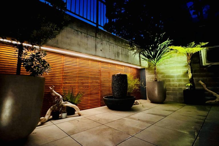 Photo of property in Augusta Apartments, 7/254 Willis Street, Te Aro, Wellington, 6011