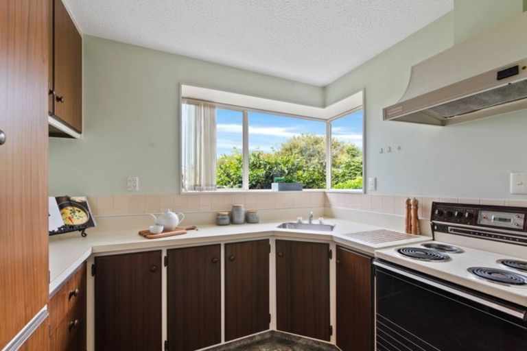 Photo of property in 8 Gatonby Place, Avonhead, Christchurch, 8042