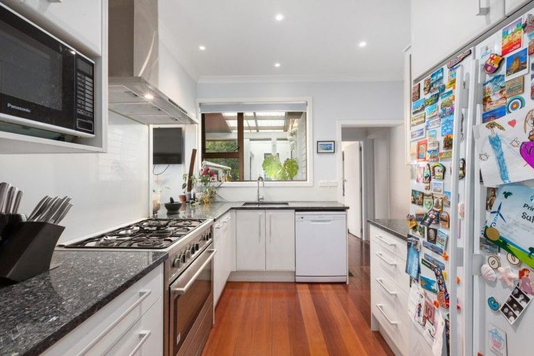 Photo of property in 15 Glamis Avenue, Strathmore Park, Wellington, 6022