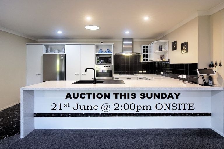 Photo of property in 7 San Vito Place, Henderson, Auckland, 0612