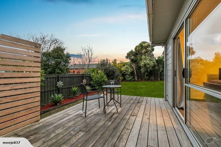 Photo of property in 2/13 Hamurana Place, Te Atatu Peninsula, Auckland, 0610