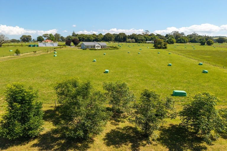 Photo of property in 355a Waikaramu Road, Waimate North, Kaikohe, 0472