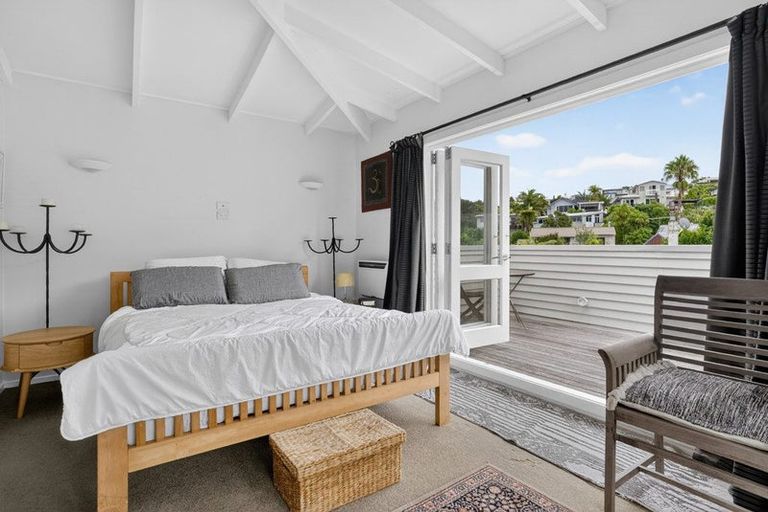 Photo of property in 12 Garmons Way, Castor Bay, Auckland, 0620