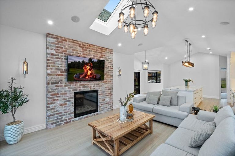 Photo of property in 9 Fisk Road, Pukekohe, 2120
