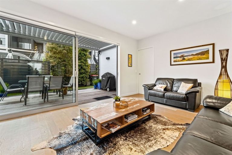 Photo of property in 6 Catalina Drive, Hobsonville, Auckland, 0616