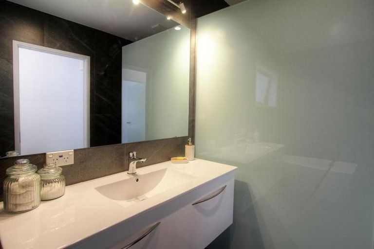 Photo of property in 4 Chatswood Grove, Chatswood, Auckland, 0626