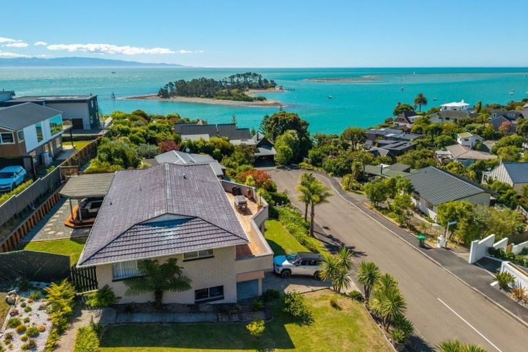 Photo of property in 8 The Cliffs, Britannia Heights, Nelson, 7010