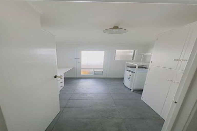 Photo of property in 247 Forrest Hill Road, Forrest Hill, Auckland, 0620