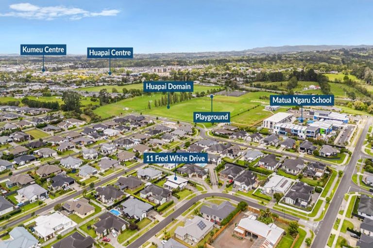 Photo of property in 11 Fred White Drive, Kumeu, 0810