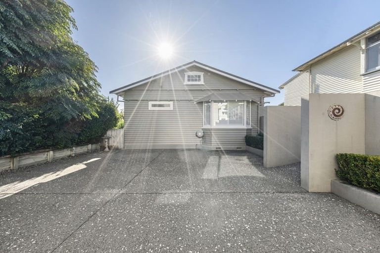 Photo of property in 59 Gilbert Street, New Plymouth, 4310
