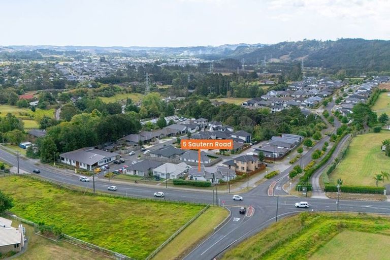 Photo of property in 5 Sauterne Road, Kumeu, 0810
