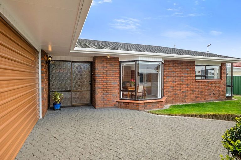 Photo of property in 9 Boulevard Drive, Merrilands, New Plymouth, 4312