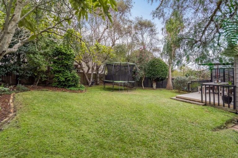 Photo of property in 2 Nutsey Avenue, Northcote, Auckland, 0627