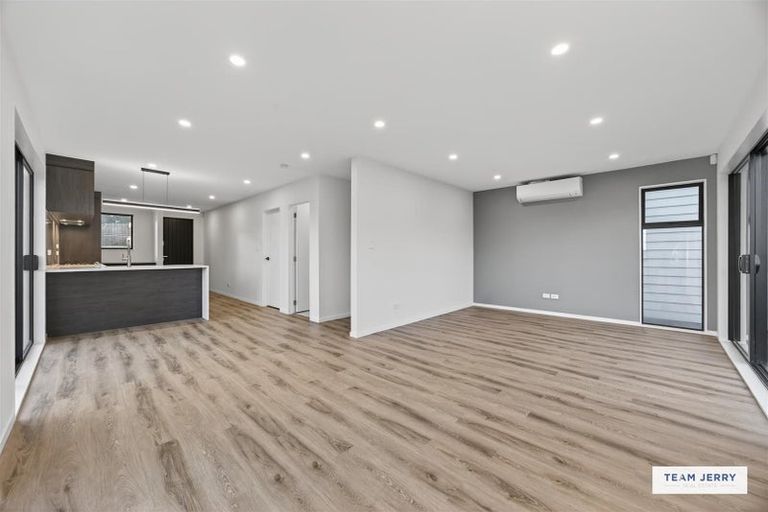Photo of property in 25b Jandell Crescent, Bucklands Beach, Auckland, 2014