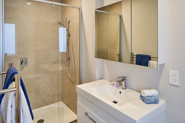 Photo of property in 33 Henrietta Maxwell Grove, Wainuiomata, Lower Hutt, 5014