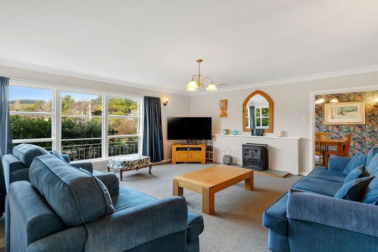 Photo of property in 46 Kiwi Crescent, Tawa, Wellington, 5028