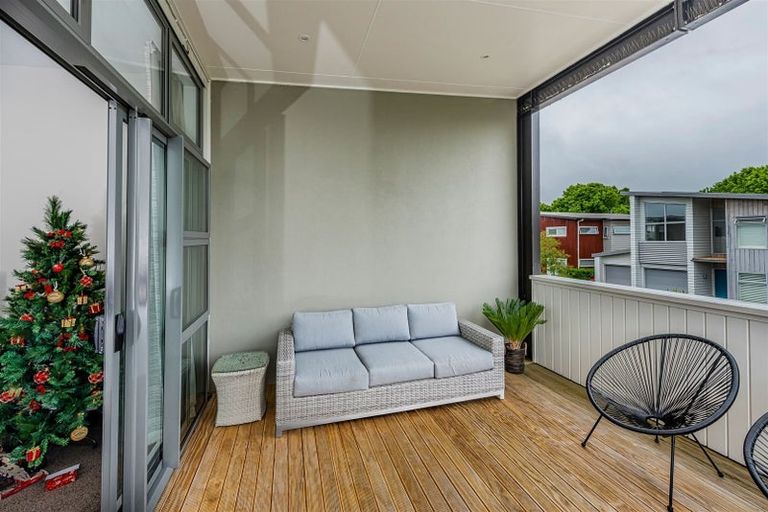 Photo of property in 4 Liquidambar Drive, Hobsonville, Auckland, 0616