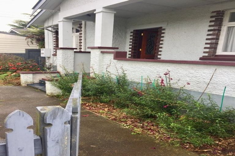 Photo of property in 17a Princes Street, Hawera, 4610