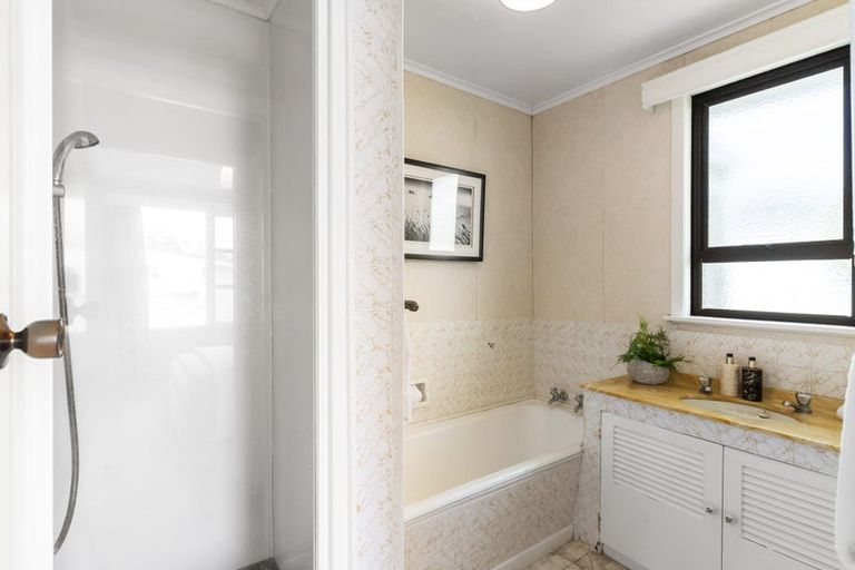 Photo of property in 11a David Street, Bayswater, Auckland, 0622
