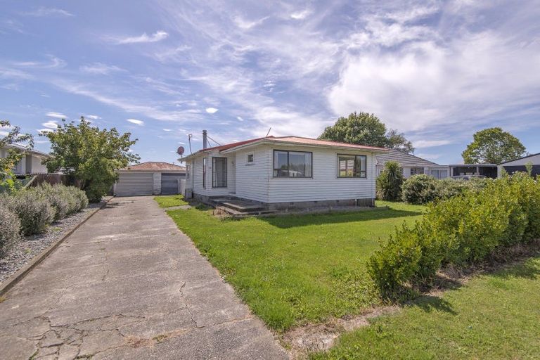 Photo of property in 28 Cridland Street West, Kaiapoi, 7630