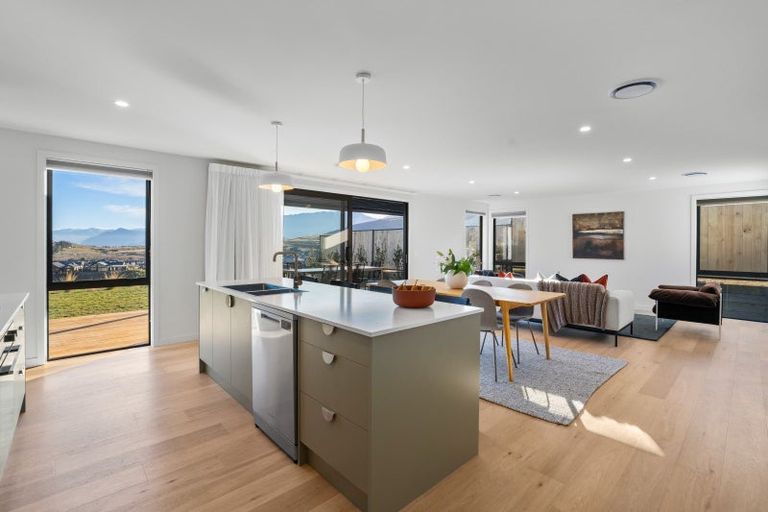 Photo of property in 101 Spur Ridge Rise, Jacks Point, 9371