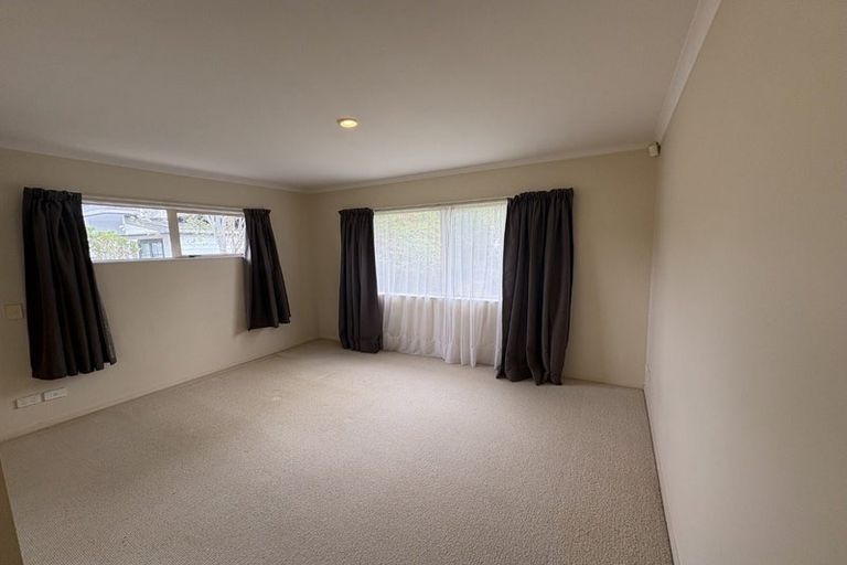 Photo of property in 5a Ocean View Road, Hillcrest, Auckland, 0627