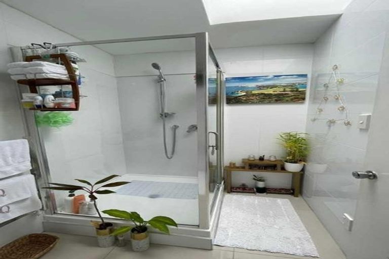 Photo of property in 1/8 Wilbur Place, Pakuranga Heights, Auckland, 2010