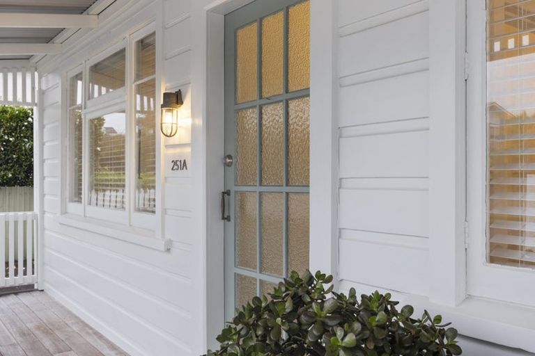 Photo of property in 251a Courtenay Street, Strandon, New Plymouth, 4312