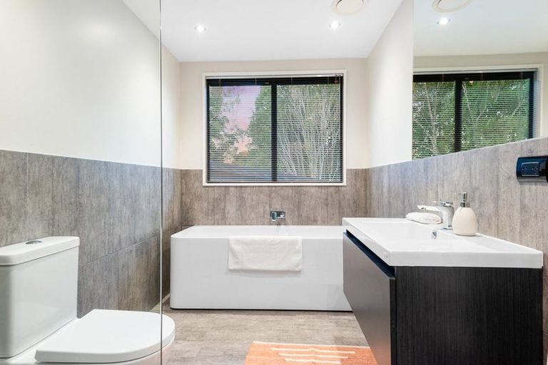 Photo of property in 105 Gladstone Road, Dalmore, Dunedin, 9010