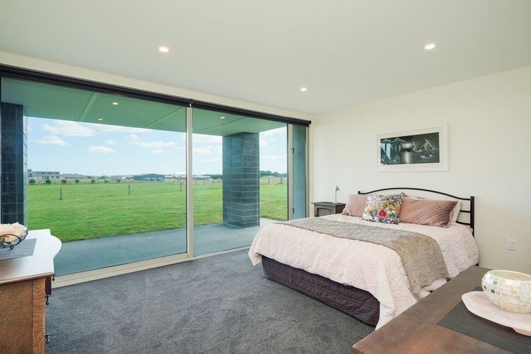 Photo of property in 89 Sunrise Drive, Seaward Bush, Invercargill, 9812