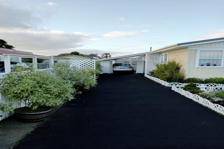 Photo of property in 11 Iredale Road, Hawera, 4610