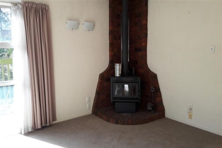 Photo of property in 28 Reynella Drive, Massey, Auckland, 0614