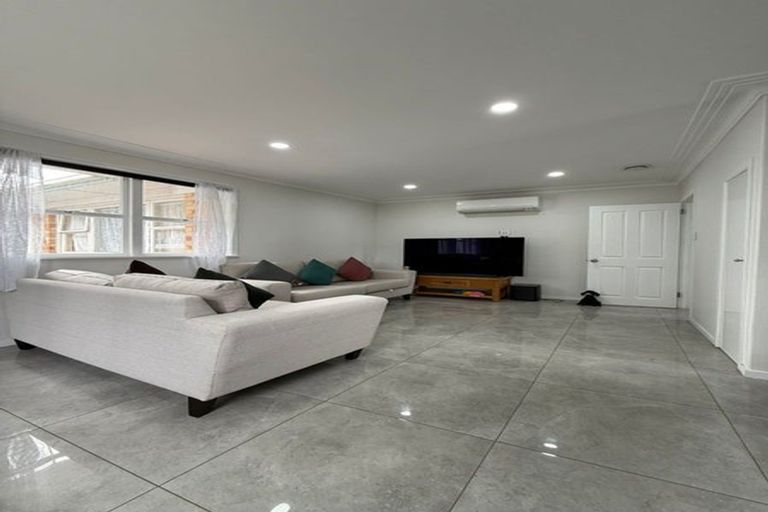 Photo of property in 4/11 Hoteo Avenue, Papatoetoe, Auckland, 2025