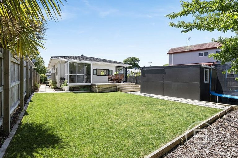 Photo of property in 27 Sylvia Road, Hillcrest, Auckland, 0627