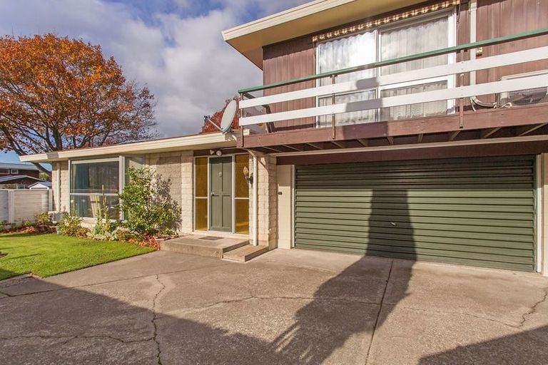 Photo of property in 427 Memorial Avenue, Burnside, Christchurch, 8053
