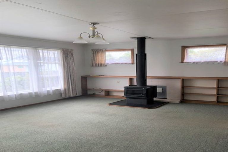 Photo of property in 1 Trafalgar Street, Levin, 5510