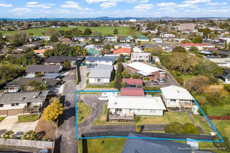 Photo of property in 5 Rapaki Place, Te Atatu Peninsula, Auckland, 0610