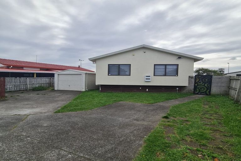 Photo of property in 2/21 Southview Place, Wattle Downs, Auckland, 2102