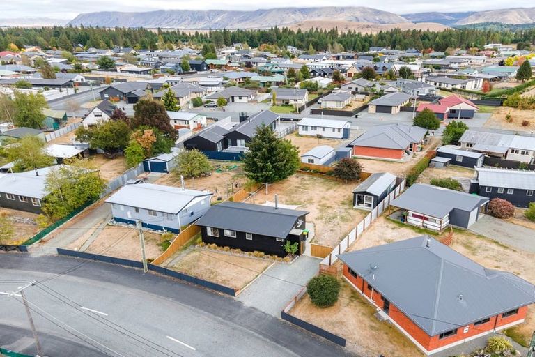 Photo of property in 27 Sealy Street, Twizel, 7901