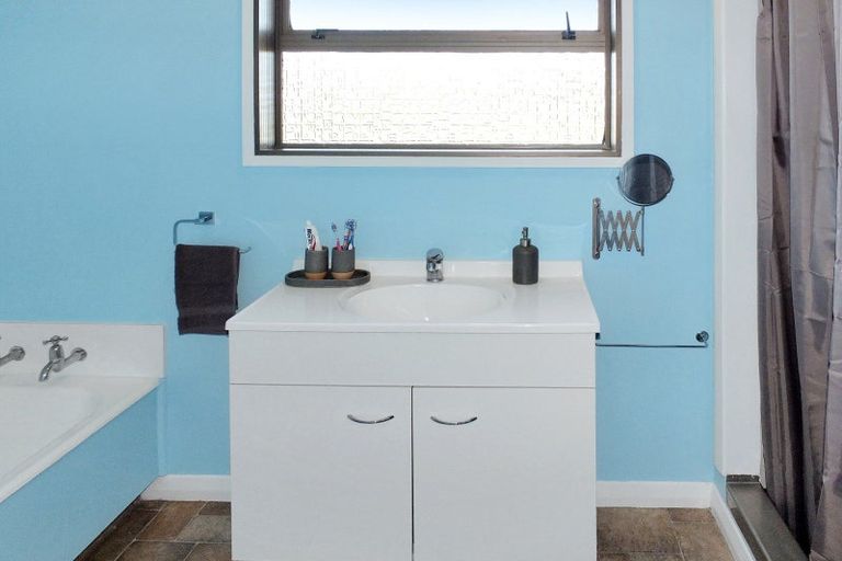 Photo of property in 20 Mack Street, Foxton Beach, Foxton, 4815