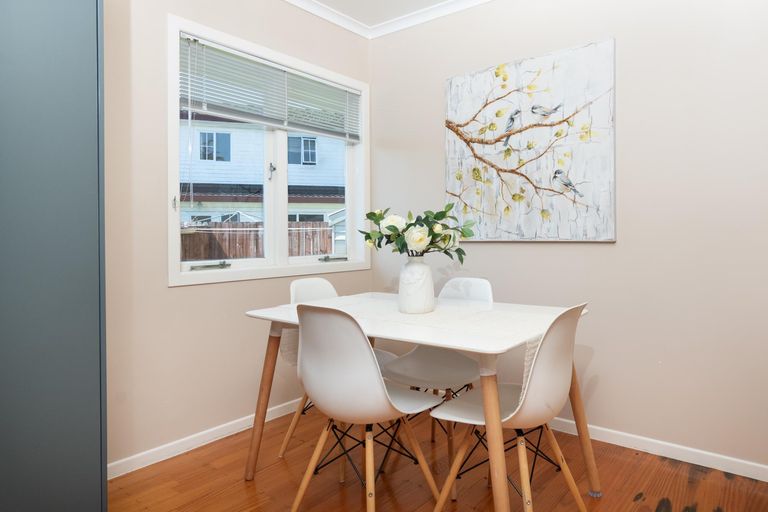 Photo of property in 47 Hereford Street, Te Atatu Peninsula, Auckland, 0610