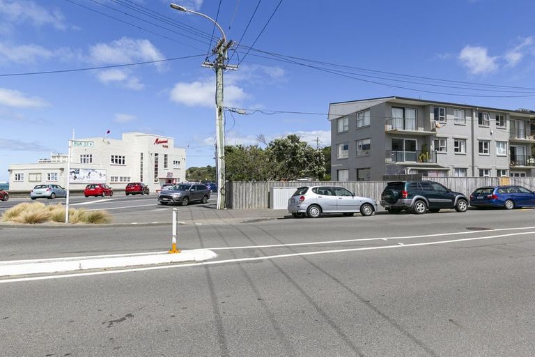 Photo of property in 102u1 Lyall Parade, Lyall Bay, Wellington, 6022