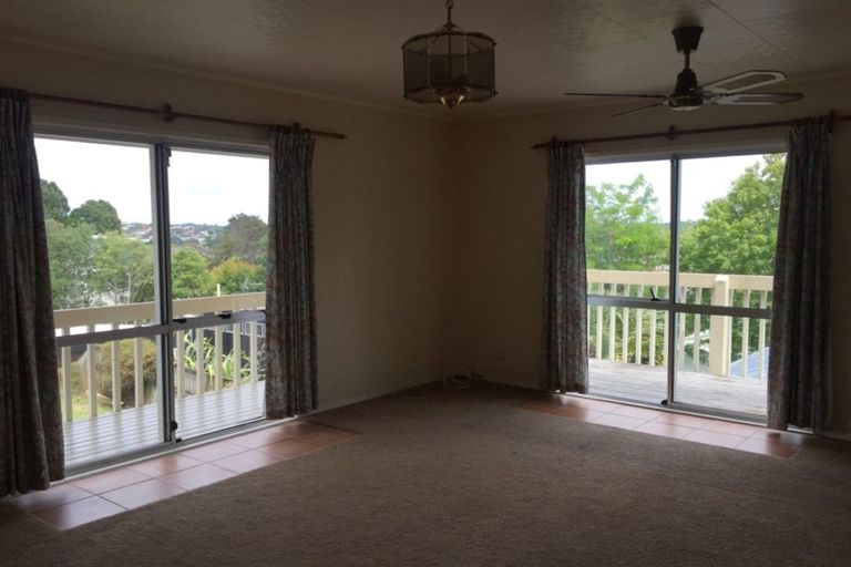 Photo of property in 126 Sunset Road, Unsworth Heights, Auckland, 0632