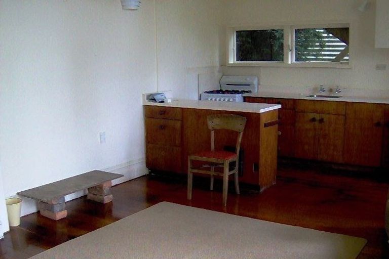 Photo of property in 98 Rolleston Street, Mount Cook, Wellington, 6021