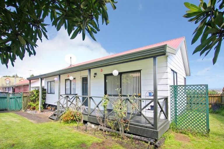 Photo of property in 2/14 Leven Lane, Totara Heights, Auckland, 2105